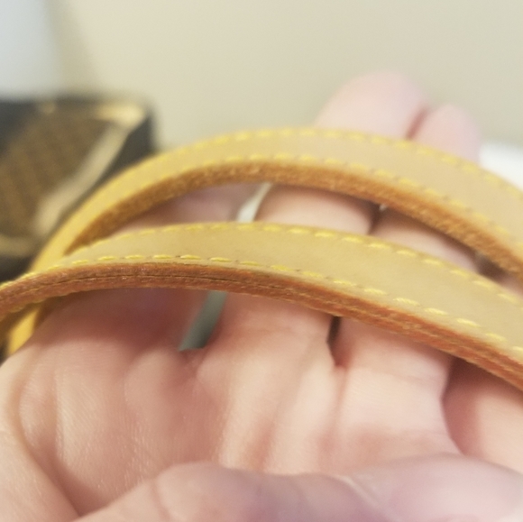 ❌‼️SOLD‼️❌ - LV Luco Tote w/COA- Vintage Monogram - Picture 7 of 16